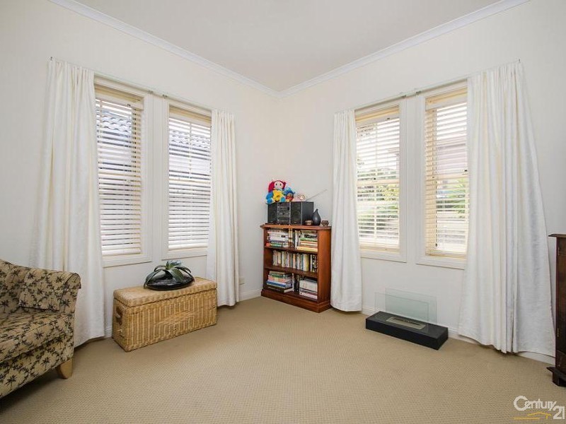 9 Kooraweera Street, Hallett Cove SA 5158