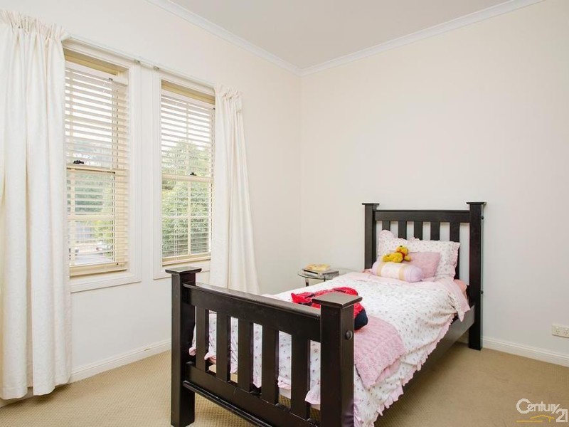 9 Kooraweera Street, Hallett Cove SA 5158