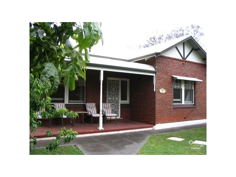 18 CLOVELLY AVENUE, Clarence Gardens SA 5039