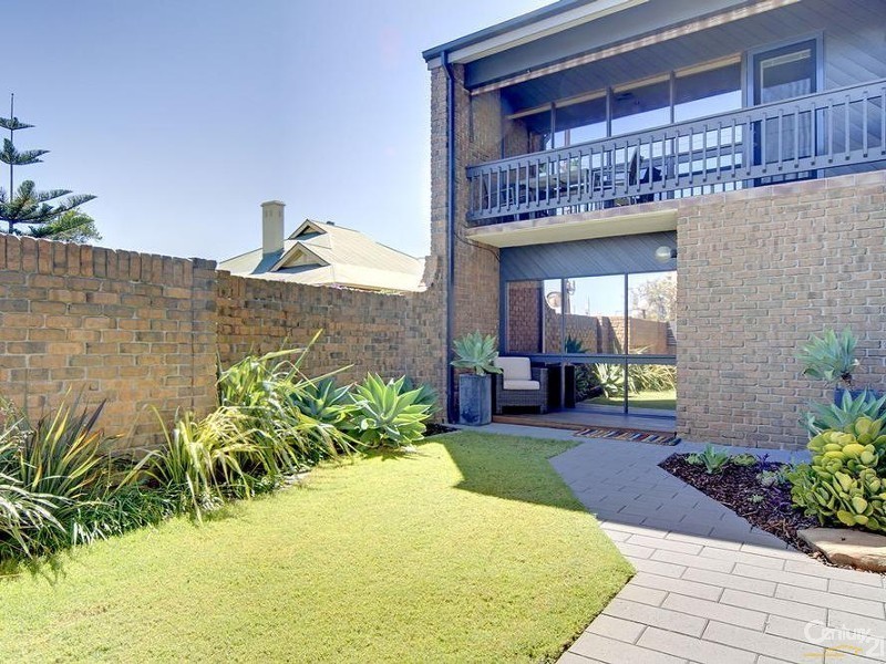 1/18 Adelphi Terrace, Glenelg North SA 5045