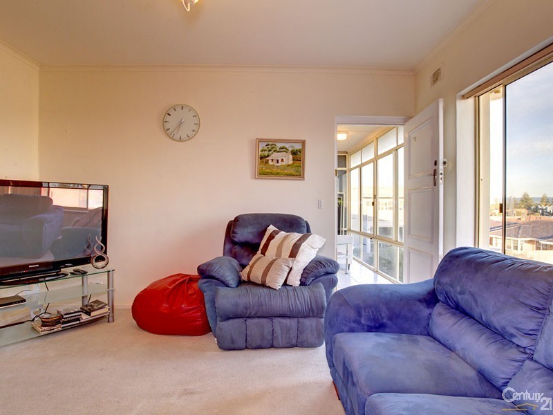 10/22 North Esplanade, Glenelg North SA 5045
