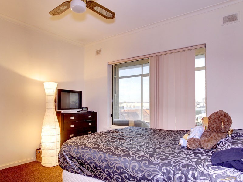 10/22 North Esplanade, Glenelg North SA 5045