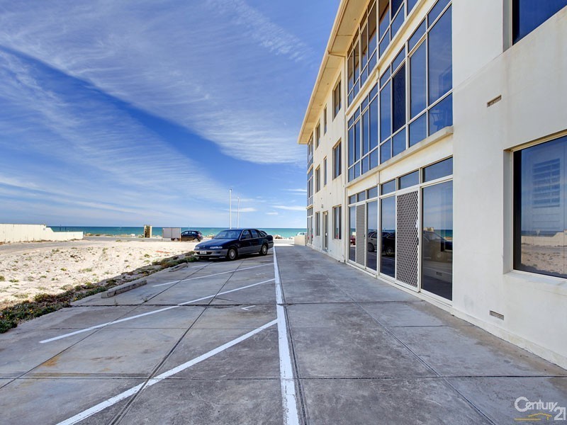 10/22 North Esplanade, Glenelg North SA 5045