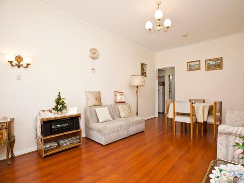 3A/6 Penzance Street, Glenelg SA 5045