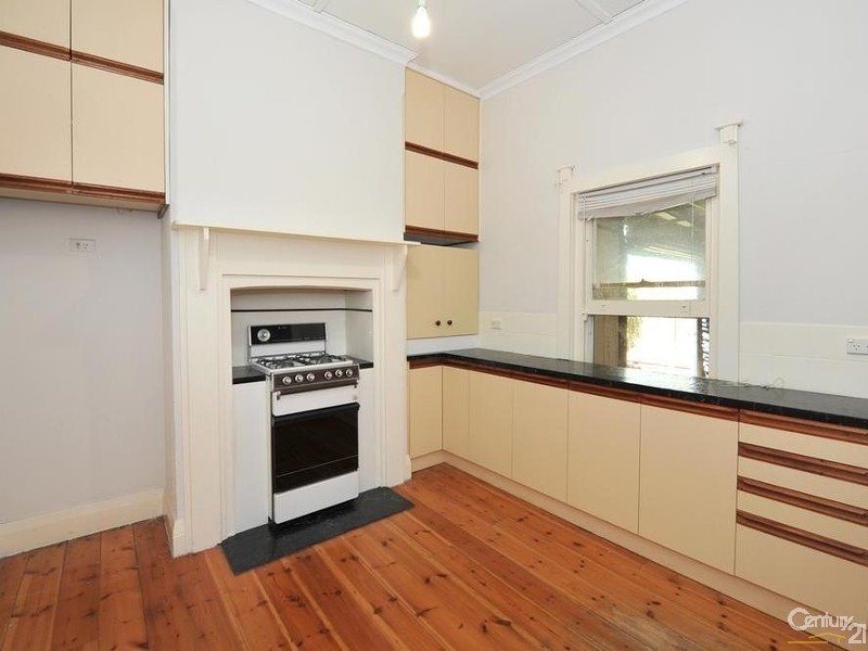 32 Farnham Road, Keswick SA 5035