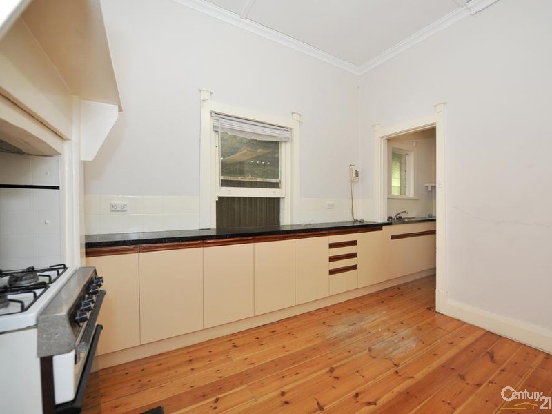 32 Farnham Road, Keswick SA 5035