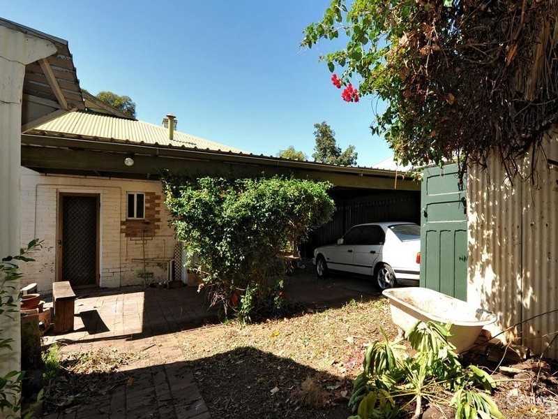 32 Farnham Road, Keswick SA 5035