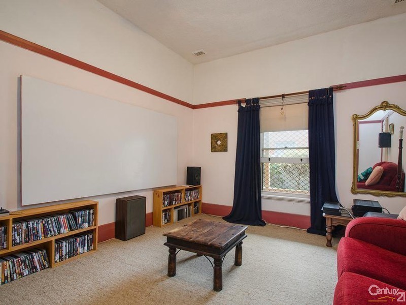 26 Moseley Street, Glenelg SA 5045