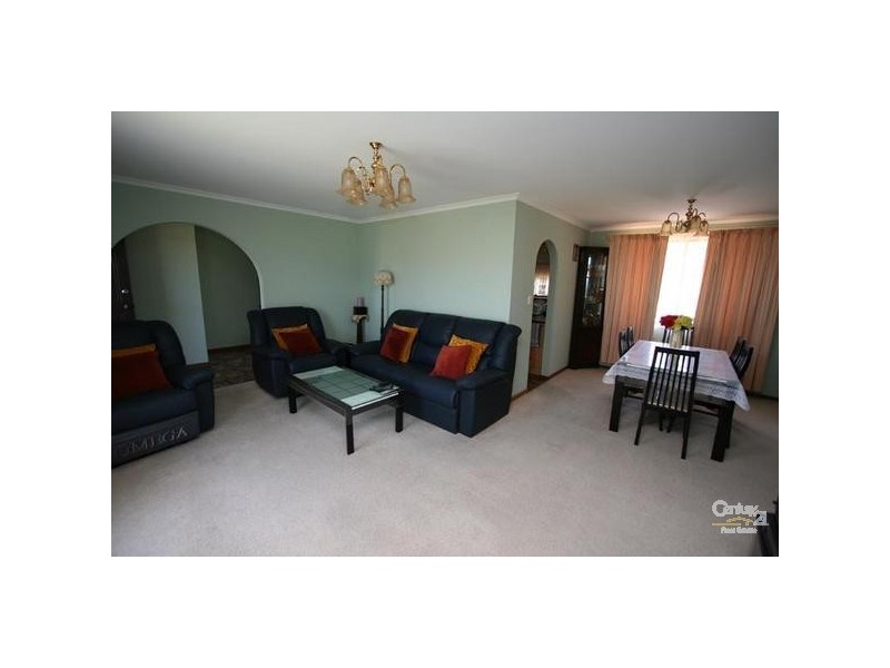 1 Glenway Cres, Hallett Cove SA 5158