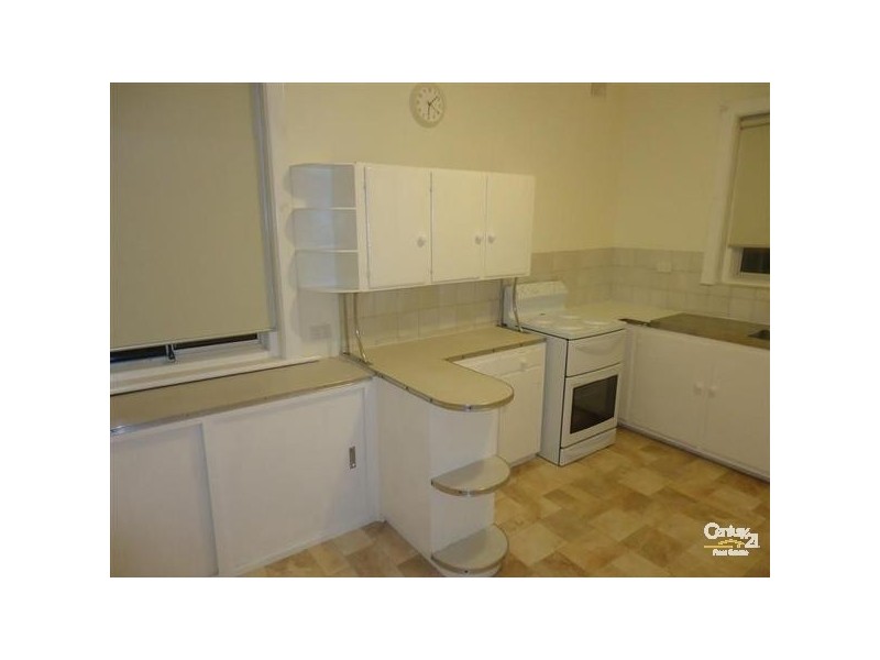 8 Young Street, Findon SA 5023