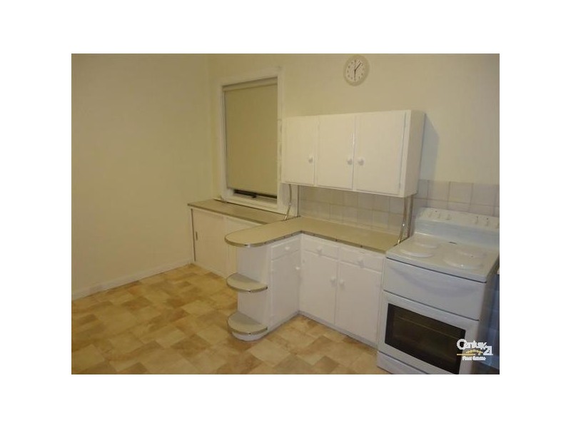 8 Young Street, Findon SA 5023