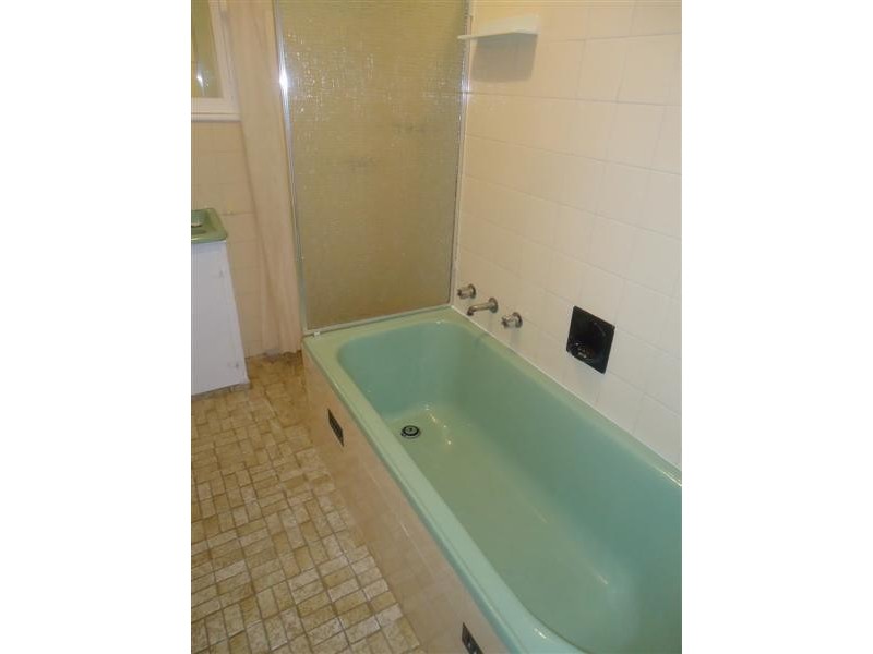8 Young Street, Findon SA 5023