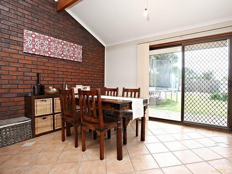6 Karoola Court, Hallett Cove SA 5158