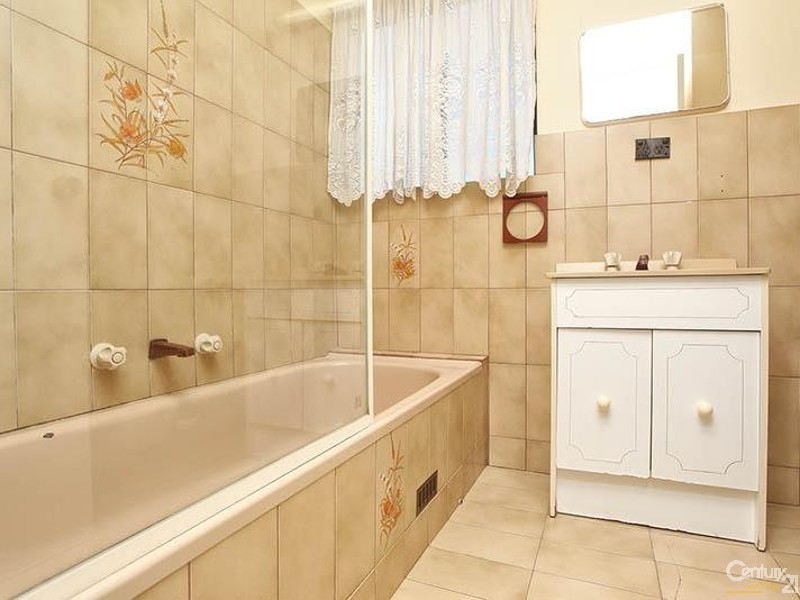 6 Karoola Court, Hallett Cove SA 5158