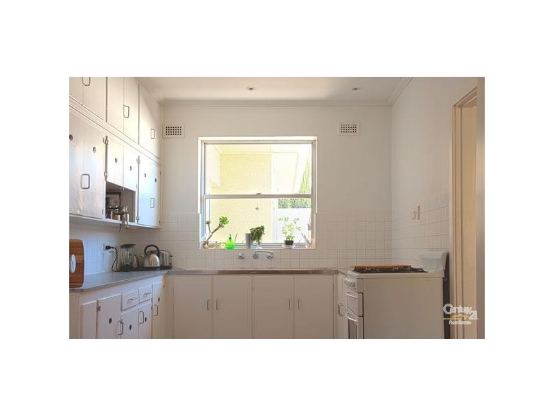 15 Kibby Ave, Glenelg North SA 5045