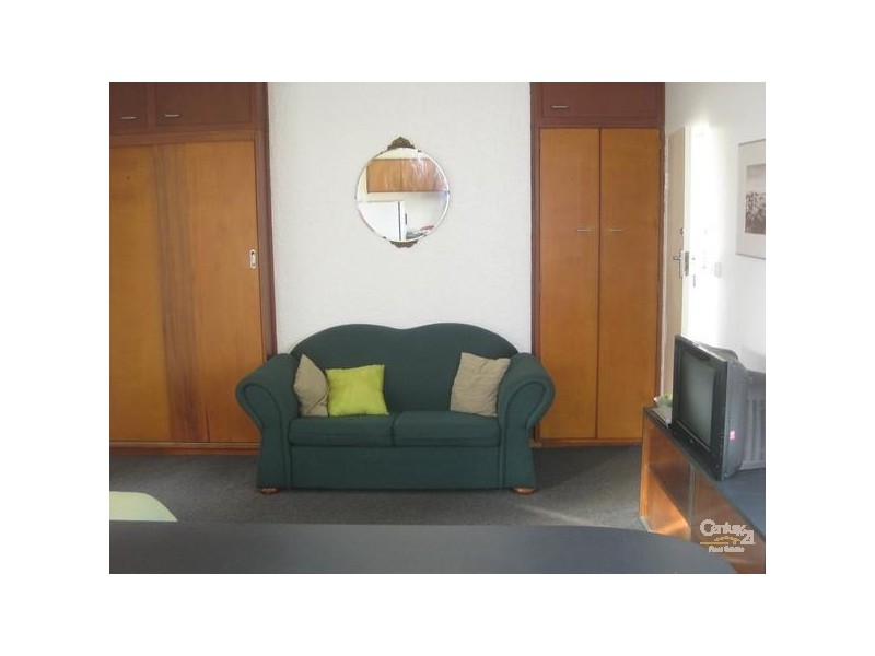 15 Kibby Ave, Glenelg North SA 5045