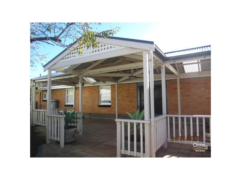 32 Richardson Ave, Glenelg North SA 5045