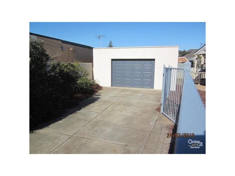 32 Richardson Ave, Glenelg North SA 5045