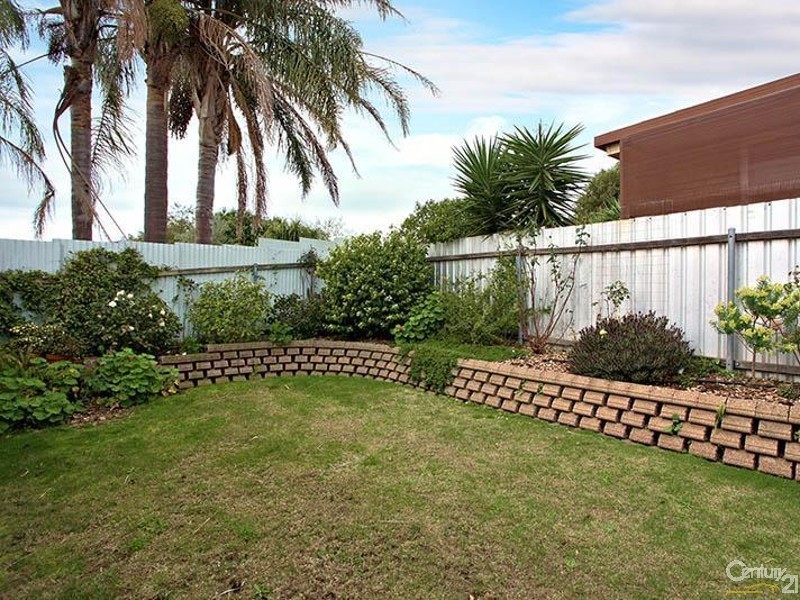 27 Southbound Avenue, Aberfoyle Park SA 5159