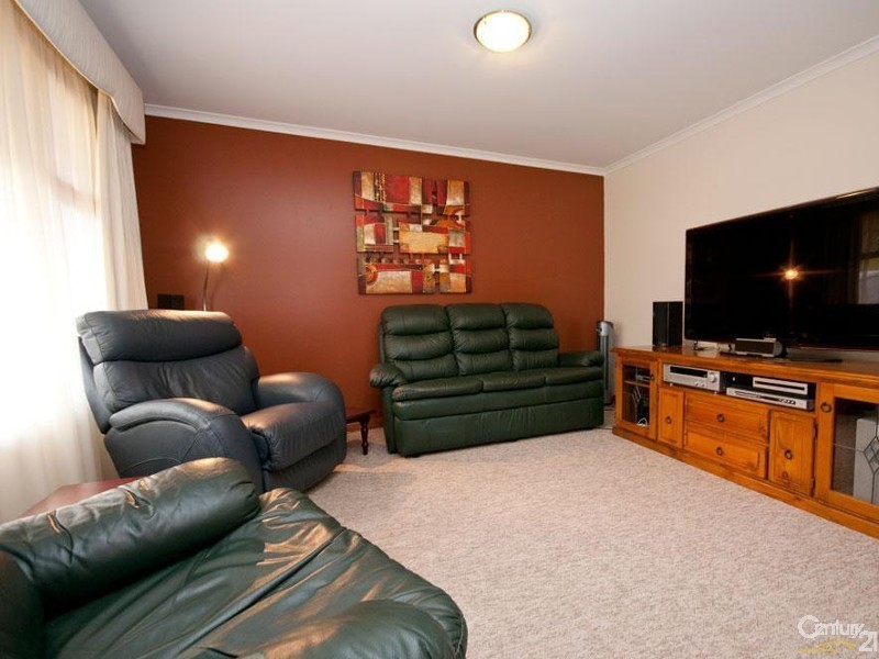 8 Petrel Court, Flagstaff Hill SA 5159