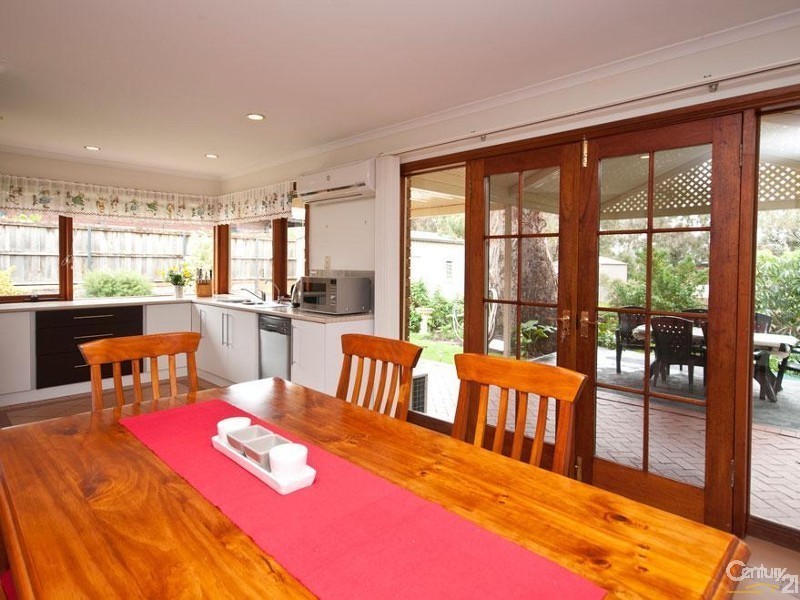 8 Petrel Court, Flagstaff Hill SA 5159