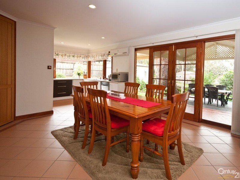 8 Petrel Court, Flagstaff Hill SA 5159