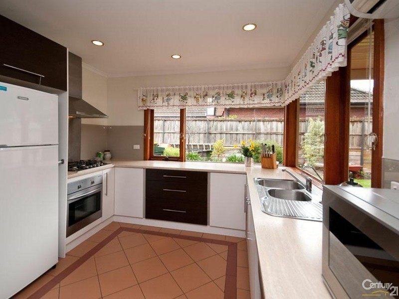 8 Petrel Court, Flagstaff Hill SA 5159