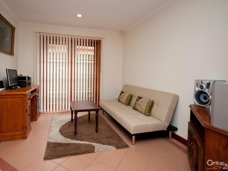 8 Petrel Court, Flagstaff Hill SA 5159