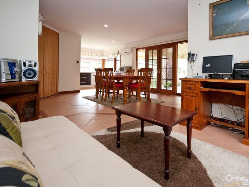 8 Petrel Court, Flagstaff Hill SA 5159