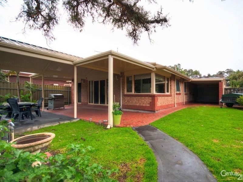 8 Petrel Court, Flagstaff Hill SA 5159