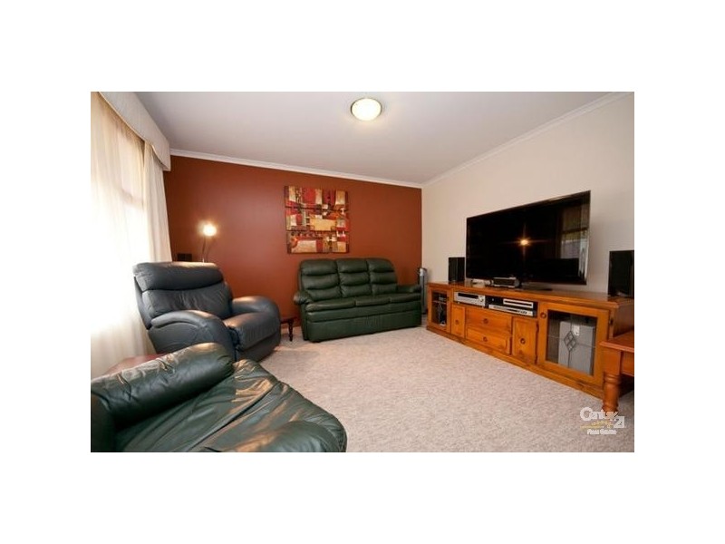 8 Petrel Court, Flagstaff Hill SA 5159