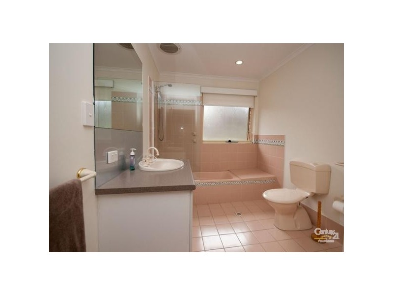 8 Petrel Court, Flagstaff Hill SA 5159