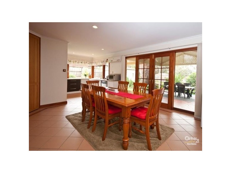 8 Petrel Court, Flagstaff Hill SA 5159