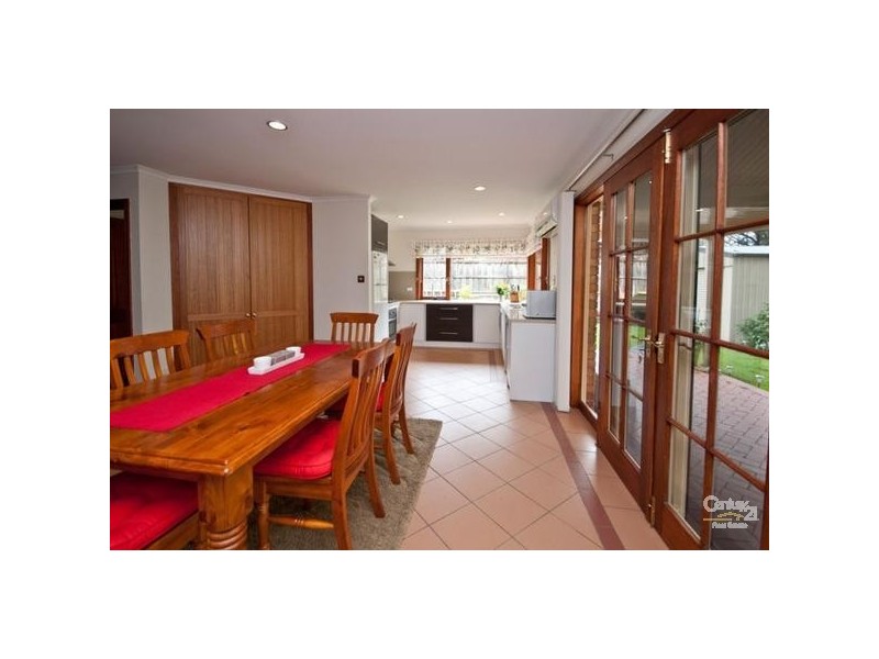 8 Petrel Court, Flagstaff Hill SA 5159