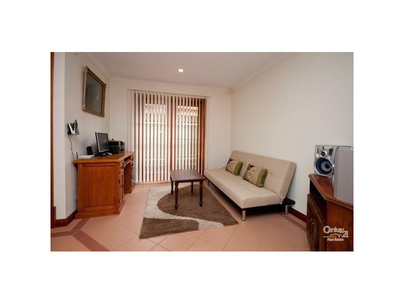 8 Petrel Court, Flagstaff Hill SA 5159