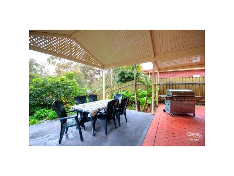 8 Petrel Court, Flagstaff Hill SA 5159