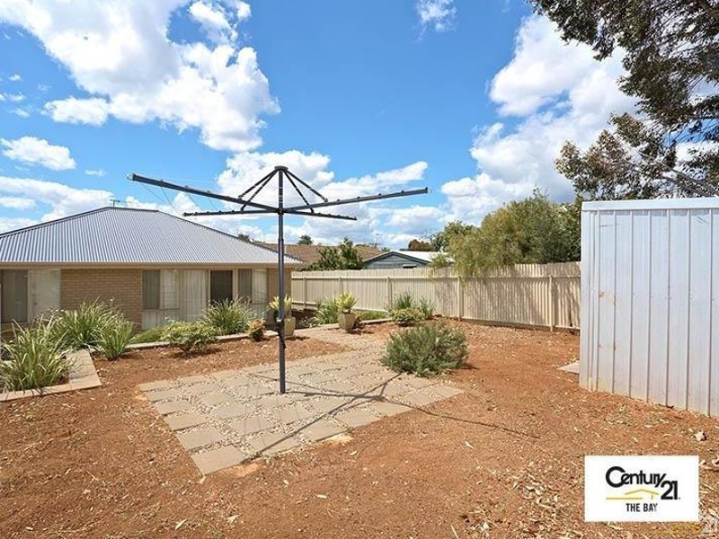 2A Wentworth Street, Seacombe Gardens SA 5047