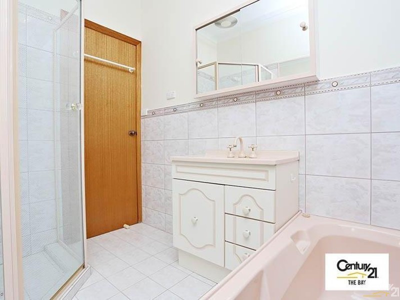 33 Ridgefield Avenue, Seaview Downs SA 5049