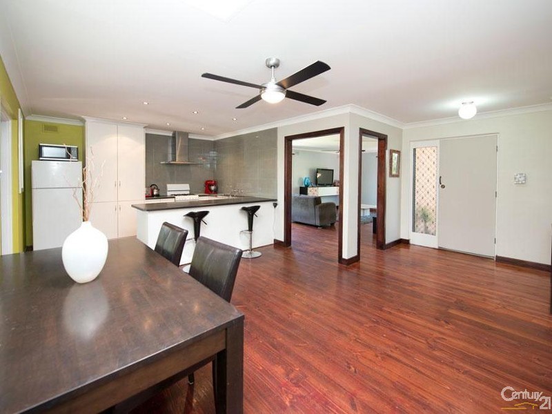 14 Saphire Road, Morphett Vale SA 5162