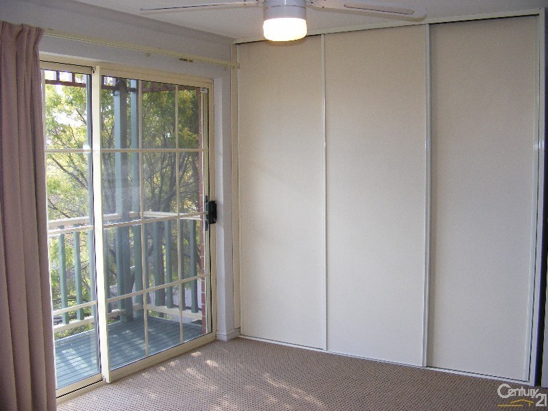 4/2 Maple Avenue, Clovelly Park SA 5042