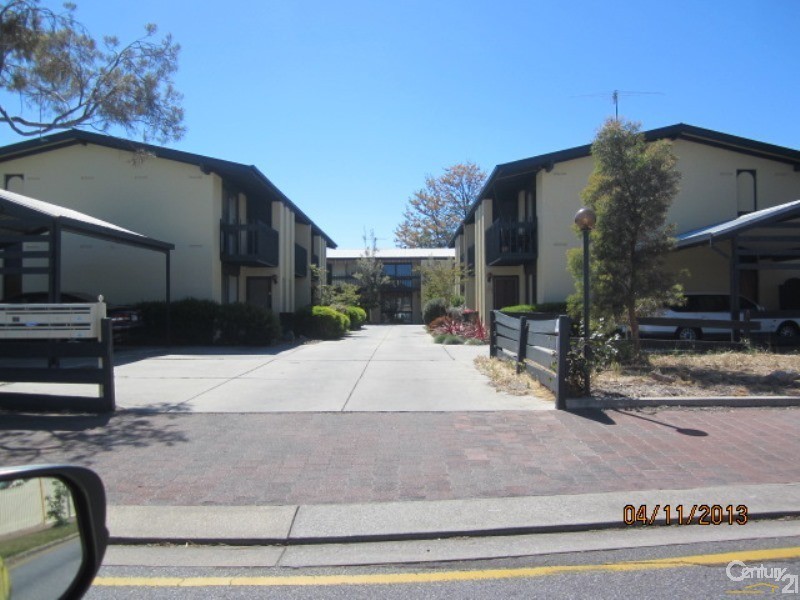 9/1 Gore St, Glenelg North SA 5045