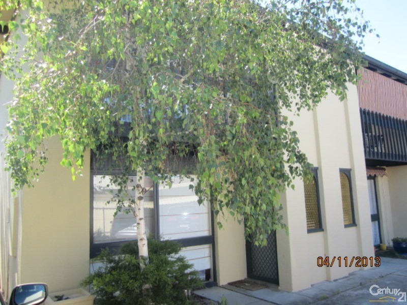 9/1 Gore St, Glenelg North SA 5045