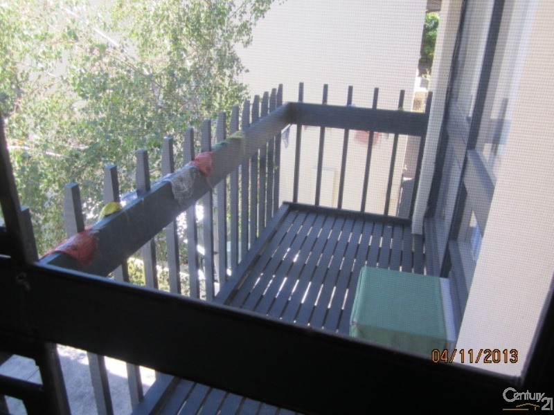 9/1 Gore St, Glenelg North SA 5045