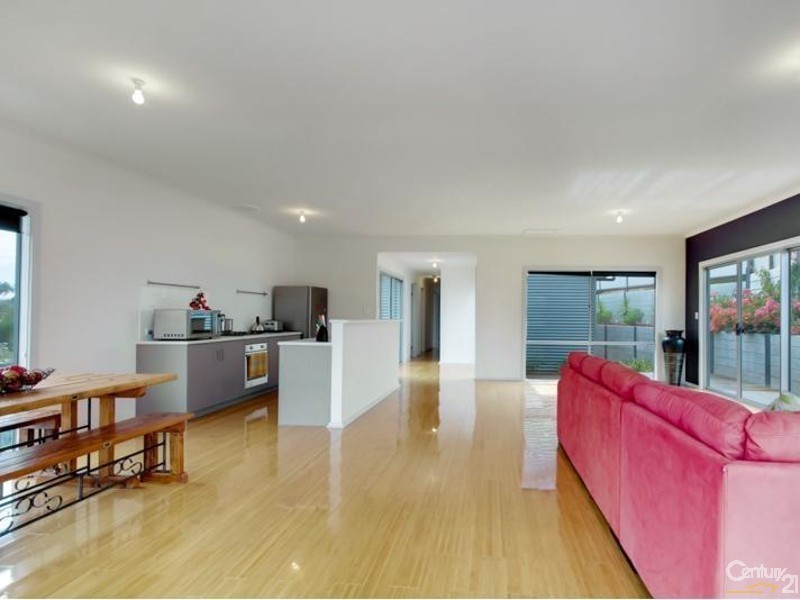 28 Maluka Drive, Happy Valley SA 5159