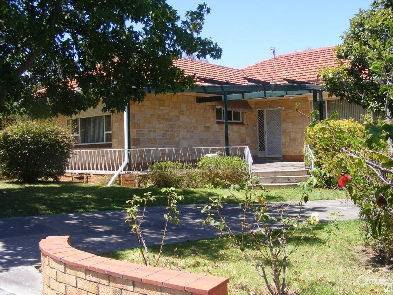 16 Windermere Avenue, Clapham SA 5062