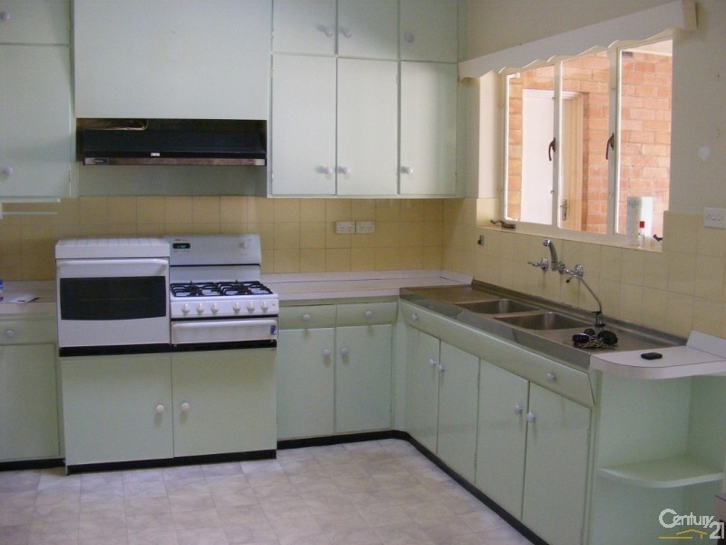 16 Windermere Avenue, Clapham SA 5062