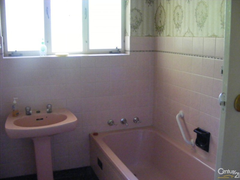 16 Windermere Avenue, Clapham SA 5062