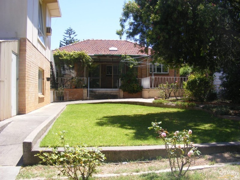 16 Windermere Avenue, Clapham SA 5062