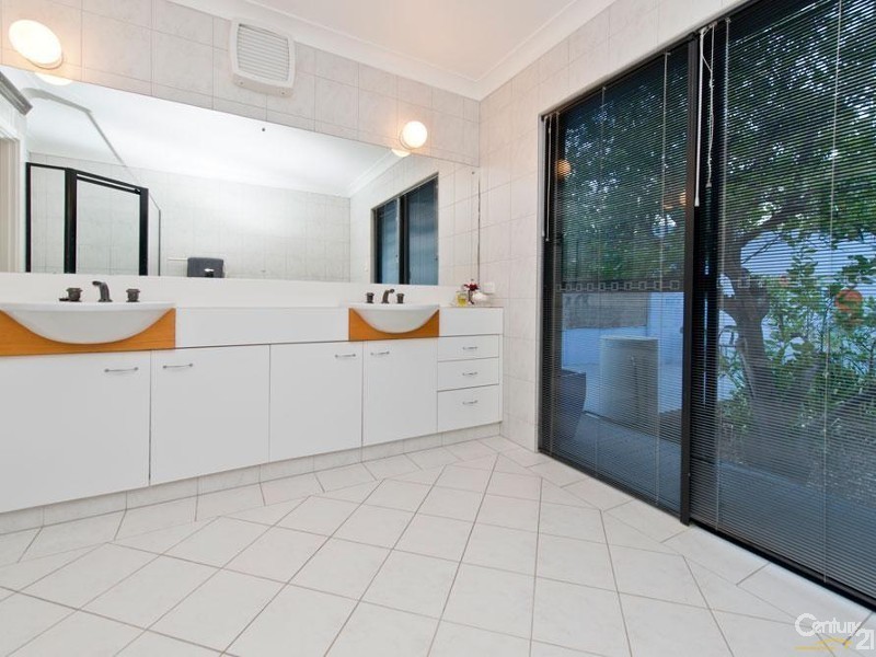 1 Glenvale Avenue, Marino SA 5049