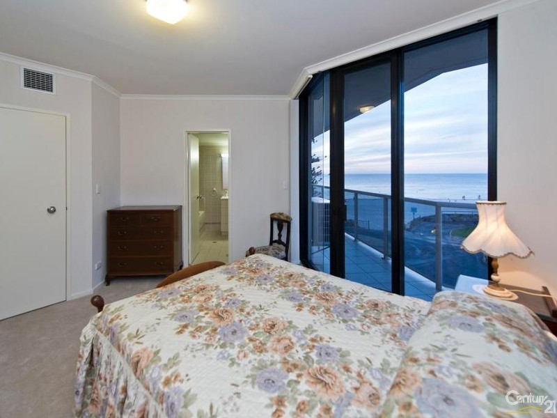 5/18 South Esplanade, Glenelg SA 5045